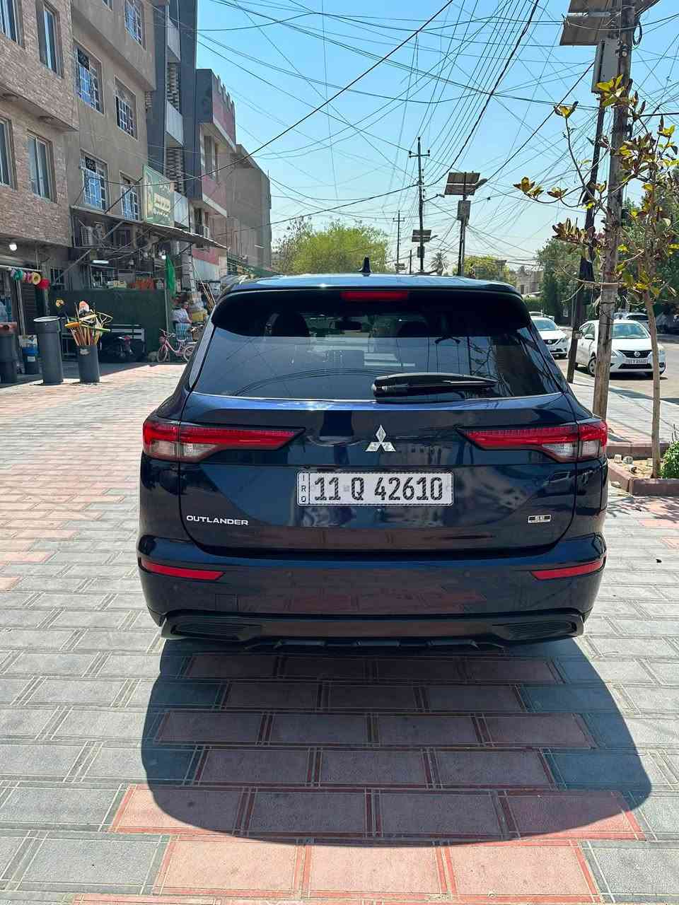 للبيع اوت لاندر بلاك اديشن فول عدا الفتحه
حجم المحرك : 4 سلندر (2.5L) تنفس طبيعي 
الضرر : فقط بونيد تبديل قطعه وحده 
حادثها موضح بالصور
رقم بغداد باسمي ماشيه ٥٧ الف 
المواصفات : SE black edition 
شاشه عداد ديجتال 
شاشه حجم كبير تدعم واير ليس ابل كار بلي 
بصمة
ابواب بصمة
هاند بريك بصمة
دخول ذكي بصمة
4 كاميرات 360 درجه 
تبريد قطعيتن امامي وخلفي
صندوق كهربائي
مراية اشارة ورادار وكامره 
ويل كروم اسود مال بلاك اديشن 
تحكمات استيرن
اضاءات زينون كامل امامي وخلفي
حساسات امامي خلفي
رادار مانع تصادم امامي 
تحكمات ستيرن جهتين 
كروس سرعة
كير شفتات خلف الستيرن 
وضعيات قيادة 6 
هاند بريك بصمة 
نظام اوتو هولد 
نظام مانع الانزلاق 
عدد المقاعد 7 راكب 
مراه طي كهربائي 
السياره ما بيها ولا نقص جاهزه  من كلشي وحادثها مبين بالصور فقط صار تبديل بيها بونيد وبيها بارد هنا من ضربه دراجه بسيط بباب السكن
السعر ١٧٠ ورقه
اي استفسار اتصل ع الرقم ***********
مكان سياره بغداد العطيفيه
