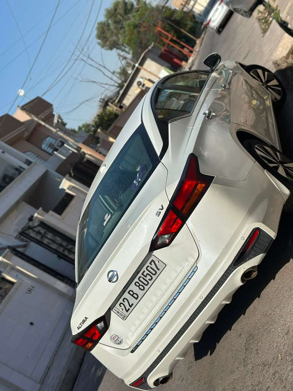 السلام عليكم 
نيسان التيما SVفول واحد على واحد 
شتريد من المواصفات موجوده 
لادارات فتل 
بصمه
هندبريك بصمه 
اوتو هولد 
توقف ذاتي 
ضرر بوند جاملو بدون دواخل وبدون ايربك 
السياره ٦٥ ميل 
المكان الموصل اربيل 
الااستفسار عل الارقام 
***********
***********
