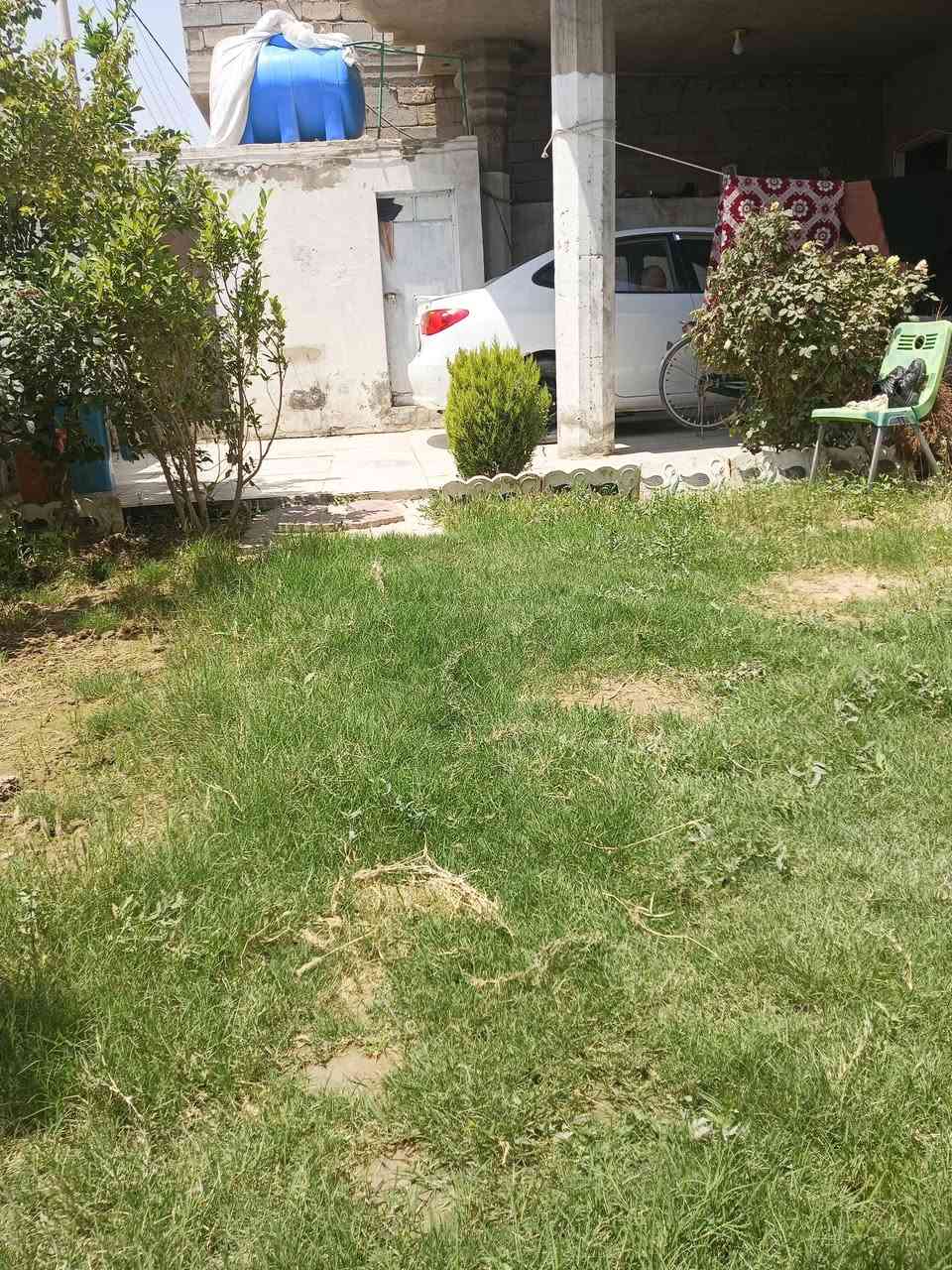 السلام عليكم بيت للبيع في الجولان الثانيه قرب برج الكاميرات طابو زراعي 
محتويات البيت 
غرفتين نوم 
صاله 
استقبال
گراج وحديقه
مطبخ
المساحه 250
الواجه12ونص
السعر 75 وقابل للتفاوض 
***********
