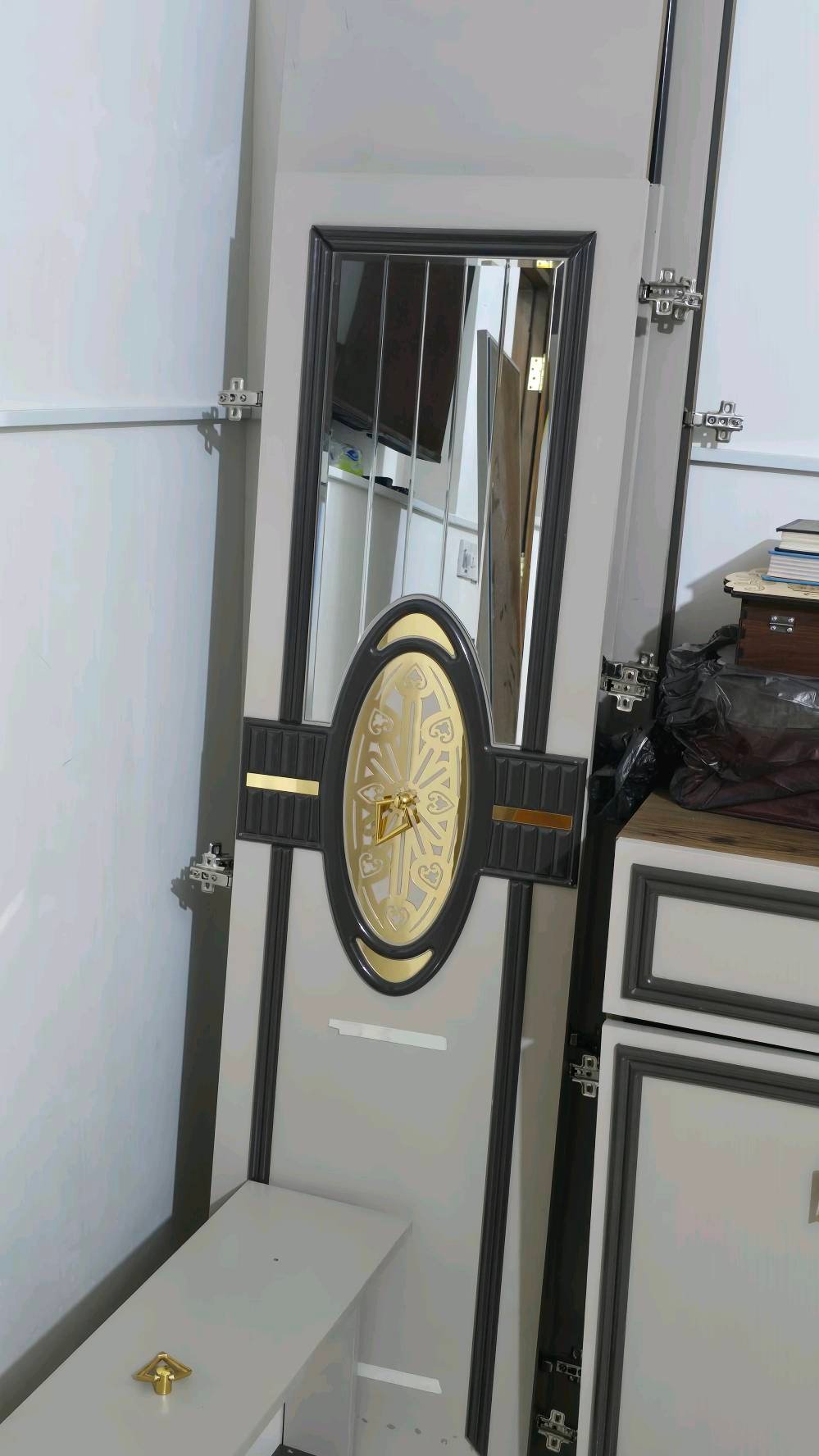 غرفه نوم تركي 10 قطع نضافه 90% مفتوحه مره وحده لغرض النقل للاستفسار ***********