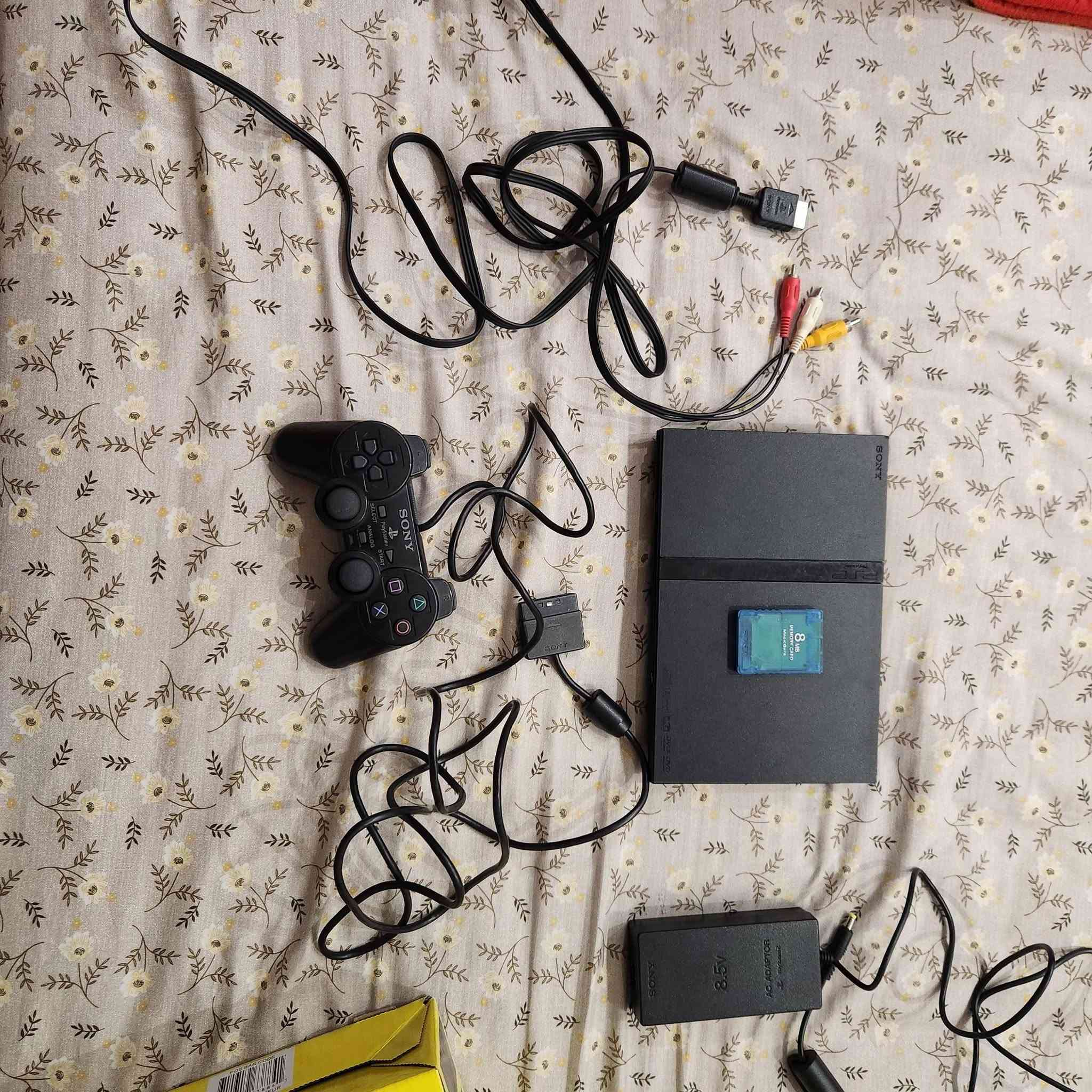 السلام عليكم
جهاز ps2 slim جهاز لك غير محور يشغل أقراص أصلية عدسة نضيفة جدا  فقط و يشغل فلاش و هارد 
جميع ملحقات الجهاز أصلية مثل ما موضح بالصورة 
* ملاحضة الكارتونة مو أصلية 
يجي ويا الجهاز فلاش بحجم 32GB يحتوي 50 لعبة 
السعر ١٠٠ الف قفل توصيل فقط داخل بغداد 
رقم التواصل واتساب :- ***********
