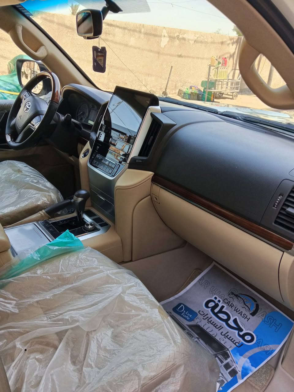 لاندكروز 2016فول مواصفات بغداد جديده هاتف*********** السونار مرفق مع الصور محرك 6سلندر 4000 تنفس طبيعي
