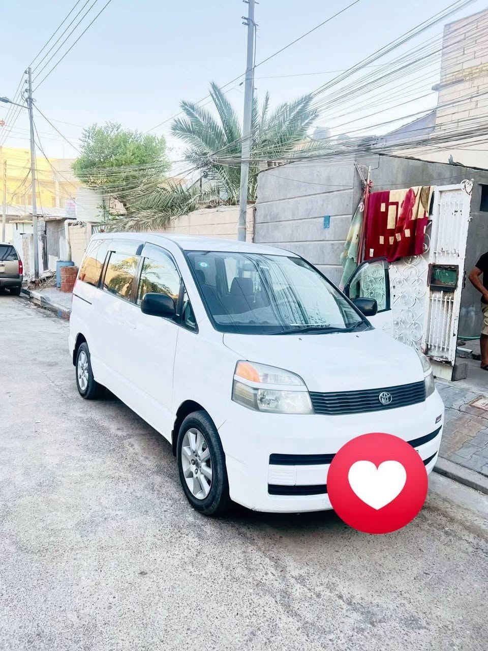 السلام عليكم  تيوتا فوكسي مديل 2000اصل  7راكب  مكينه 2400 مكينه  وكير تخبل شرط 
رقم جديد انكليزي ذيقار 
مشروع وطني 
راعيه موجود تحويل ثاني يوم 
هزه  جديده قبل شهر  
حداده  100/100
تبريد ثلج منضومه جديده🥶
سياره  فقط  بيه رش بلمداكر  الخلفيه بصيطات   والباقيه بلشرط  سياره  نضيفه احله من  صور شرط سياره جاهزه للشغل رسمين 
عنوان بصره الامن داخلي
للستفسار ***********
سعر93 البصرة, العراق
