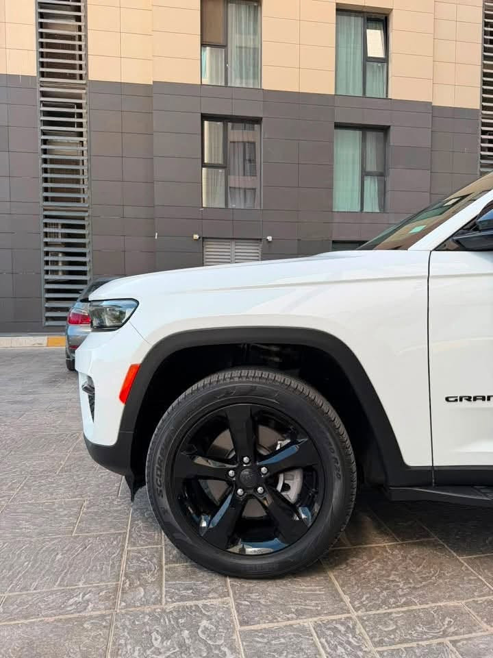 جيب كراند شيروكي التيتيود 2024
الممشا 9000m
كفاله عامة وكالة هارلم مغلفة 
***********

نص مكتوب في الصور:
- Jeep