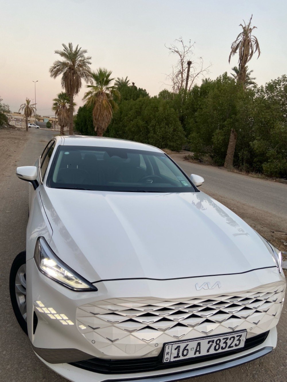 السلام عليكم 
سياره k8
وارد كوري غاز بلادي 
سياره كتاب شهداء وكاله عامه 
السيار كلين ما عدا قطعه زغيره كلش بارد بل جاملغ الايمن خلفي 
السيار فول فول فول على اخر حبه ما عدا بانوراما مابيها
موديل 2024
وسعر بيه مجال 
