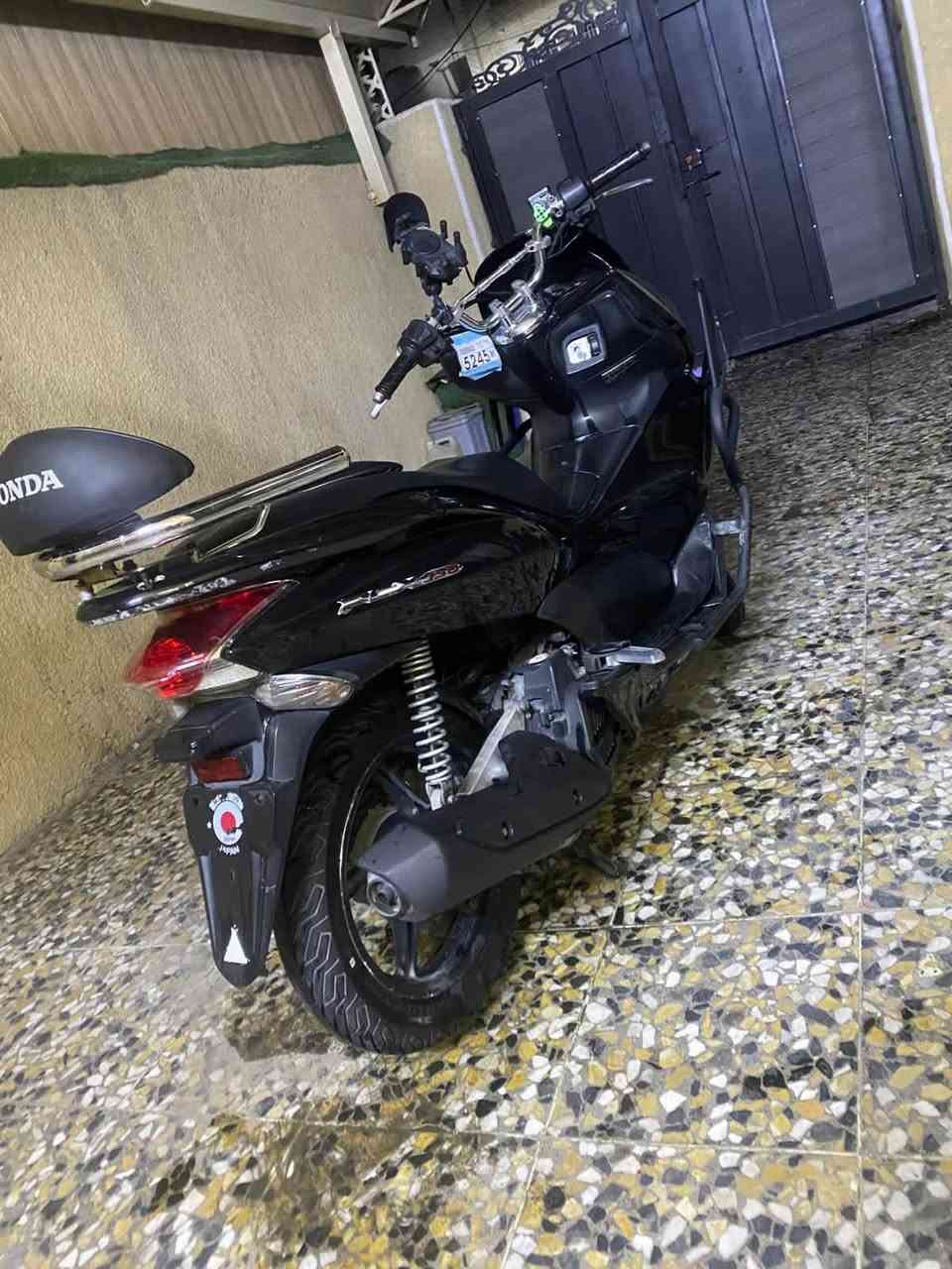 سلام عليكم....
سعر 1350 مليون و 350
دراجة (PSX)...(جيل الاول)  
🛵للبيع  
دراجة شلعه معدل كهربائيات كلهه شغاله 
دراجة جديده  بلادية
أي نقص مابيهة
جيب فيتر وتعال افحص
العنوان بغداد البلديات
***********
