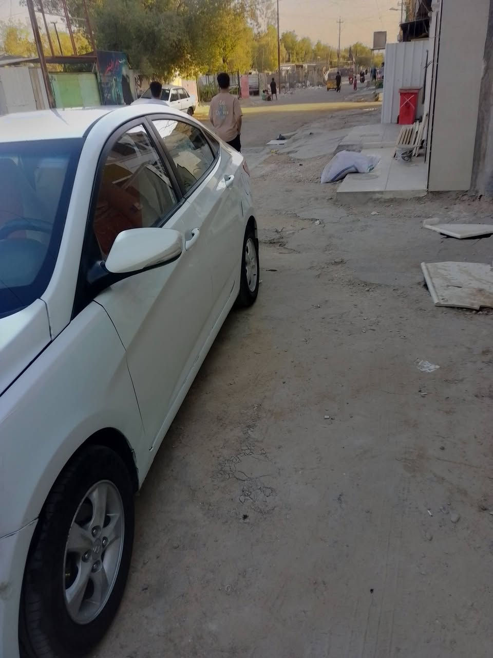 اكسنت 14 خليجي محرك 1600 مجفت تجفيت درجه اولى بيه طخه بل بجم  وطخه بلداير الخلفي مع الدوسه جوه الباب الخلف الصدر  صدر جديد تايرات جدد قبل شهر شاديهن داخل بيجي شاشه كامره لايت كله زنون حته البلوجكنر كهربائياته كله شغاله تبريد ثلج رقم بغداد انكليزي مكانه بغداد الشعب الاستفسار اكثر اتصال ***********
