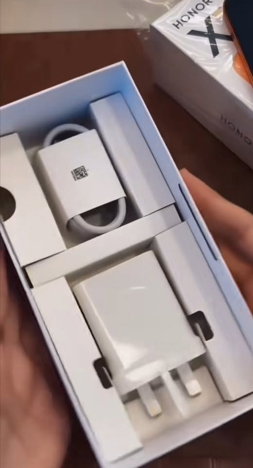 هونر X7e جهاز زلغ مابي جديد بطاريه عاليه8500 وذاكرته 256 كيكا مع كارتون الاصلي والشاحنه سعره 250 عنواني بصره***********
