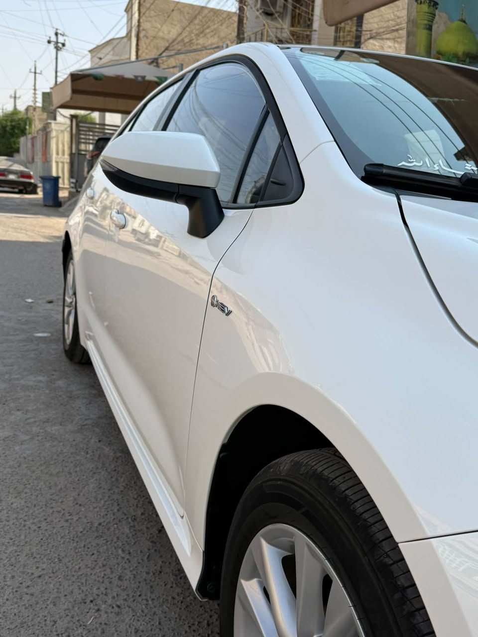 السلام عليكم 
تويوتا كورلا هابيرد 2025 خليجي
كفاله عامه بدون كل ملاحضه ✅ ماشيه (16,000km)
عل حاله زيرو 
فول موصفات عله فئه 
رقم بغداد بسمي تحويل مباشر الموقع بغداد بلديات 
السعر. 163 رقم الهاتف ***********
