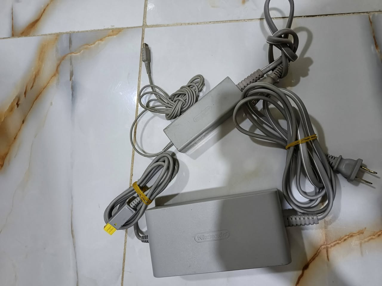 السلام عليكم
أجهزة إكس بوكس بيهم عطل بور سبلاي جهازين 35 ألف 
محولات Wii U أمريكيات الاثنين 25 ألف 
شواحن نتندو سويتش اصليات قطعة 15 كلهم 40 الف
جوستكات أتاري 2600 زوج 25 ألف 
مراسله ***********
متوفر توصيل لكل محافظات العراق

