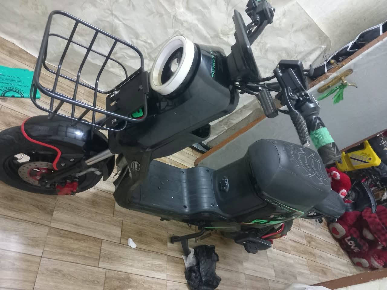 دراجه ار٩ بطاريات اكبار دراجات  كاملة اي نقص مابيها بلوتوث رجوع بك كاملة لوحده  ٣٥٠ نضيف شرط ع فحص هاتف***********بعقوبة
