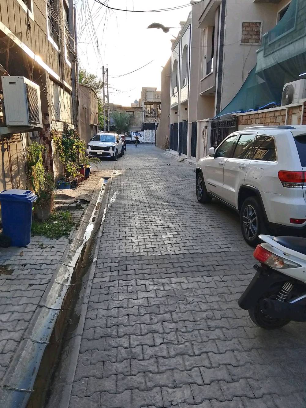 بيت الشعب حي سومر
مساحة ٦٤ 
 ٣طوابق ٣ غرف نوم 
وخدمات بالطابق الأرضي والطابق الثاني 
رقم تلفون ***********