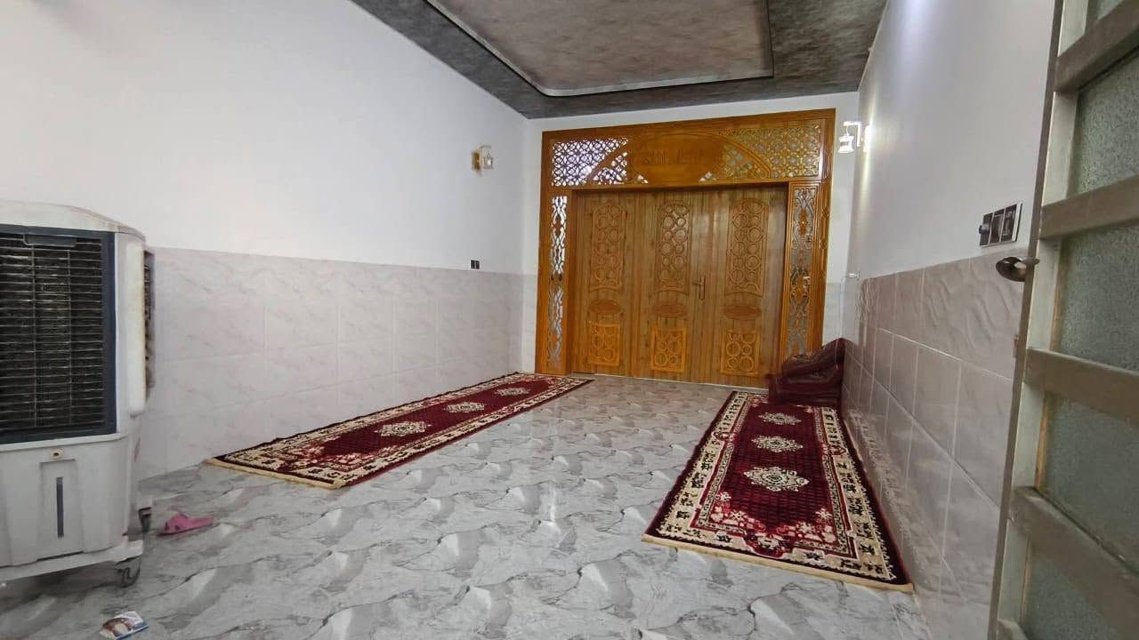 دار للبيع  🏡
ألمساحه 150 متر  مربعه
  عرض الشارع 17
 #طابو_زراعي_سند_٢٥_أقرار_محكمه
#مشمول_بل_تطويب
جاهز 🏠

بسعر 60 مليون #مع_المجال

غرف 2/صاله/مطبخ/صحيات 2/استقبال/كراج /مكشوفه 
الخدمات🏡
ماء/كهرباء/سوق/مدارس/تبليط/السطوح مزفته ابواب كامله تسكام /ابواب صحيات pps اصليه 

الموقع 🏡 ألنجف/شارع الصب عمود 314 سياج المطحنه
للتواصل 📞*********** 
@إشارة
