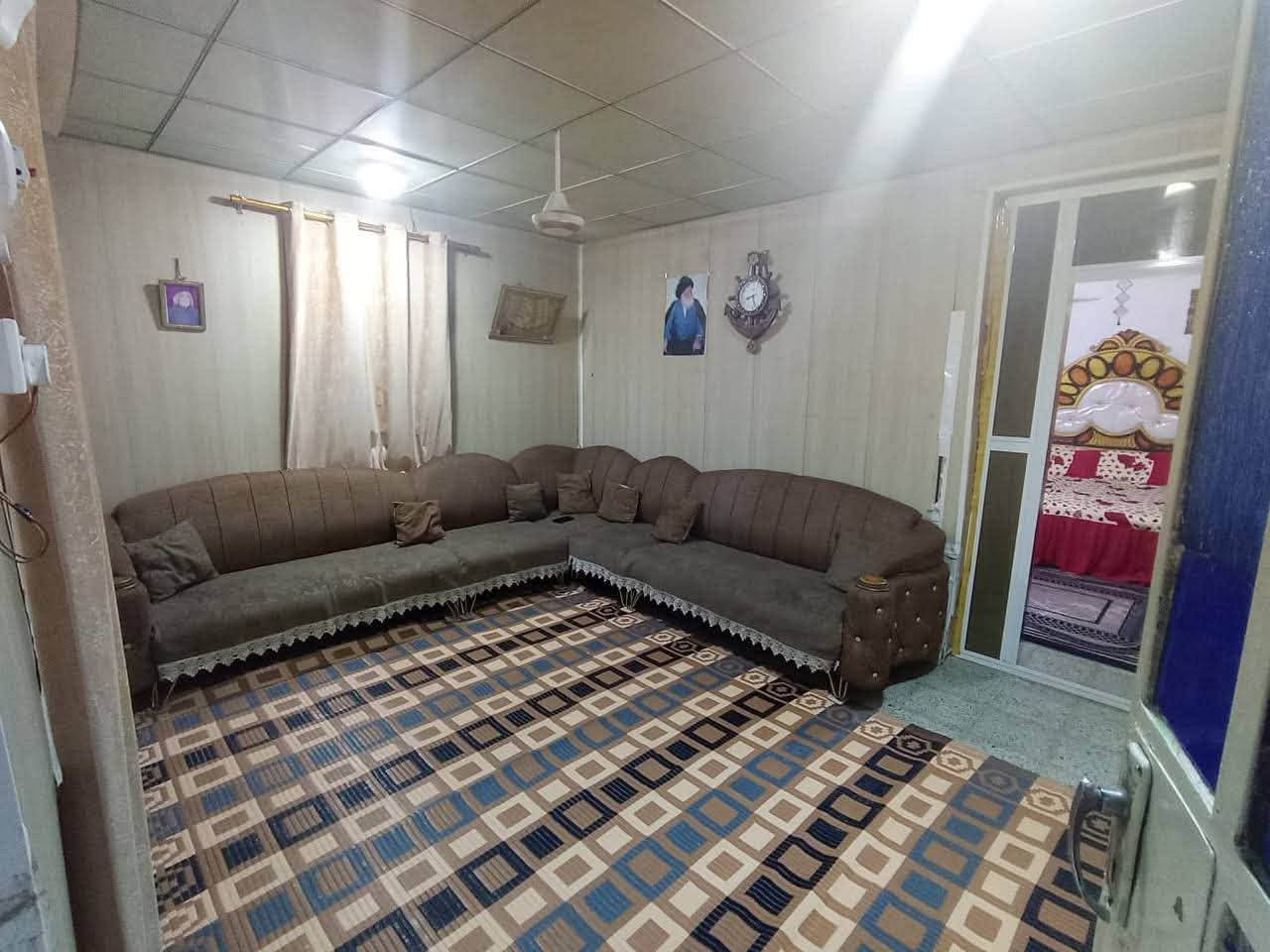🏠 بيت للبيع – مستعجل 🏠
السلام عليكم ورحمة الله وبركاته

📍 الموقع: مدينة الصدر – شارع الفلاح – قطاع 30
📌 الموقع المميز: أول بيت بالفرع وعلى شارع الفلاح مباشرة

🏡 تفاصيل الدار:
• المساحة: 144 م²
• طابقين
• الطابق الأول: استقبال + هول+غرفة+حولي + مطبخ + صحيات
• الطابق الثاني: 3 غرف
• موقع مميز وسهل الوصول

💰 السعر: عند الاتصال أو المراسلة

📞 للاستفسار والتفاصيل:
***********

🔴 البيع مستعجل
