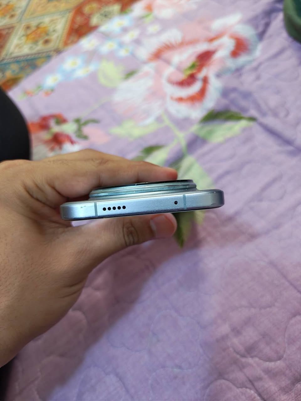 Honor magic 8 pro
هونر ماجك 8 برو 
ذاكره 512
ملحقاته كامله 
للبيع الجهاز بي فطر ب الشاشه 
ما ماثر على اي شيء 
و نظافته موضحه ب صوره 
سعره 950 قفل 
***********

