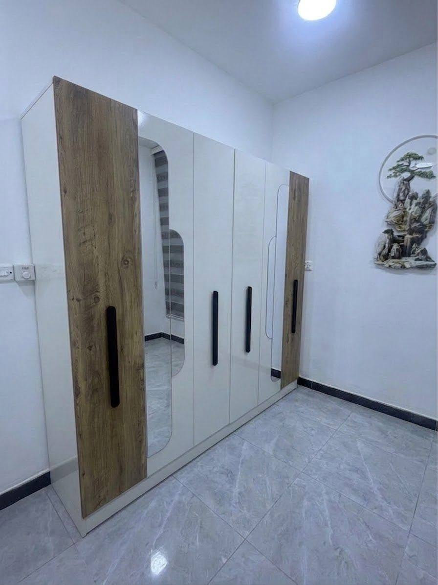 ثلاث غرف نوم تركي ستخدام قليل نظافه95 ٪ العنون بغداد حي الجامعه الإتصال /***********
