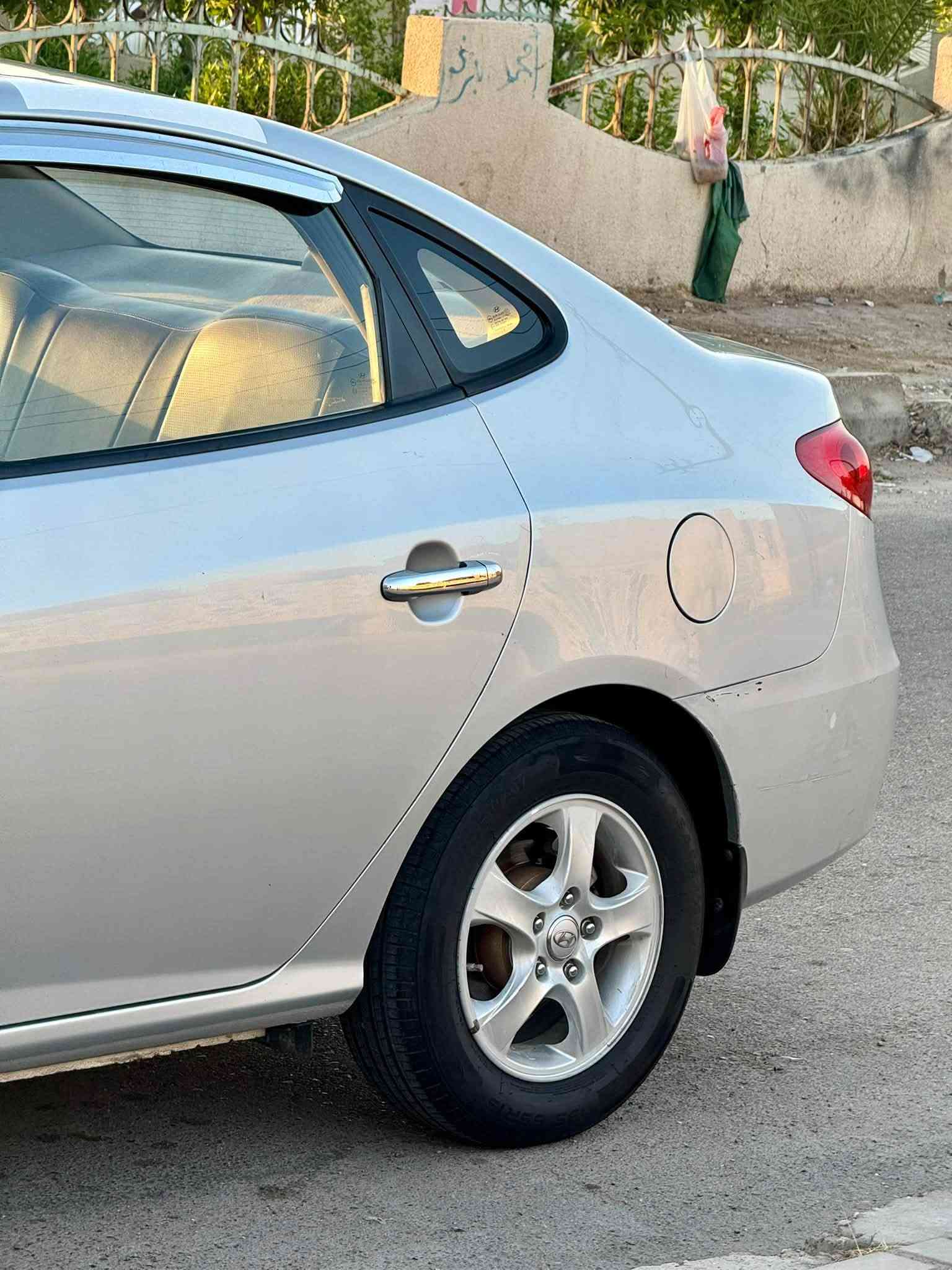 السلام عليكم
هونداي النترا خليجي 2009
رقم بغداد بأسمي
چاملغ خلفي صبغ اثر طخه خفيفه جداً صوره الطخه موجوده مع الصور

سونار جديد موجود مع الصور
السياره كفاله عامه حتى الدعاميات بدون صبغ ولا فتح 
سياره جديده او خير من الله 
بدون جراد
منظومة زنون 
مكينه 2000
تخم تاير جديد
تدفئة تبريد كهربائيات كلها خير من الله
سياره باقيه عل ابلاد ما ناقصها كلشي
هزه او رقم او سنويه جديده 
مكان السياره بغداد حي اور
السعر 113 ورقه
للأستفسار ***********
