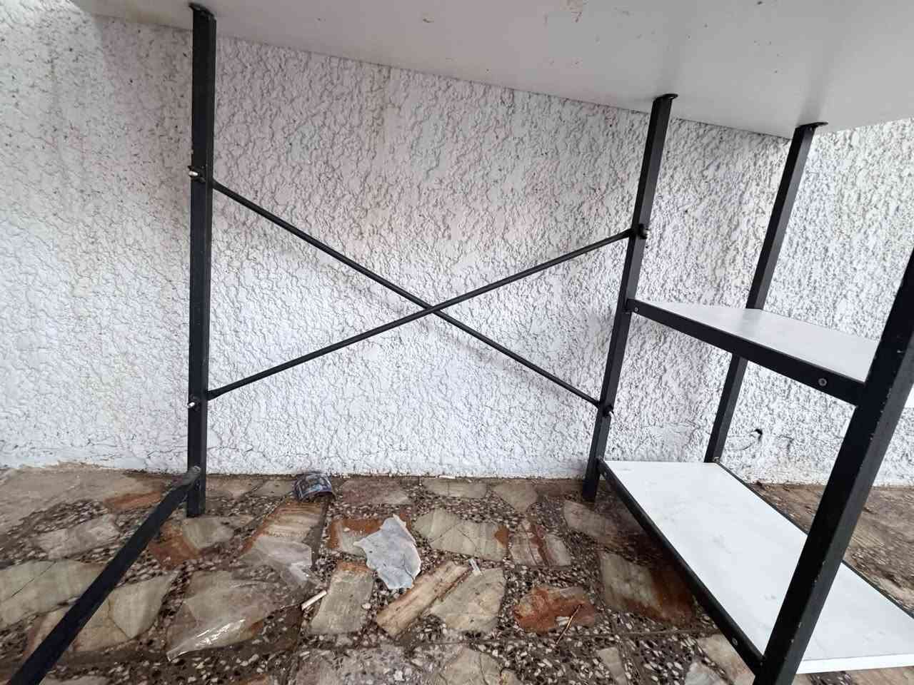 ميز • للبيع • استفسار خاص