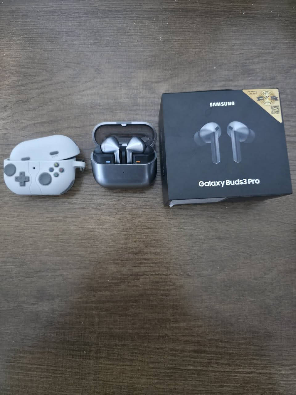 سماعات سامسونك للبيع
Samsung buds 3 pro عين الفهد نضيفة
السعر 125 مع كفر حماية اصلي وكارتون 
Samsung buds pro نضيفه بدون ملحقات 
السعر 60 الف 
مكاني بابل-الحلة 
***********
