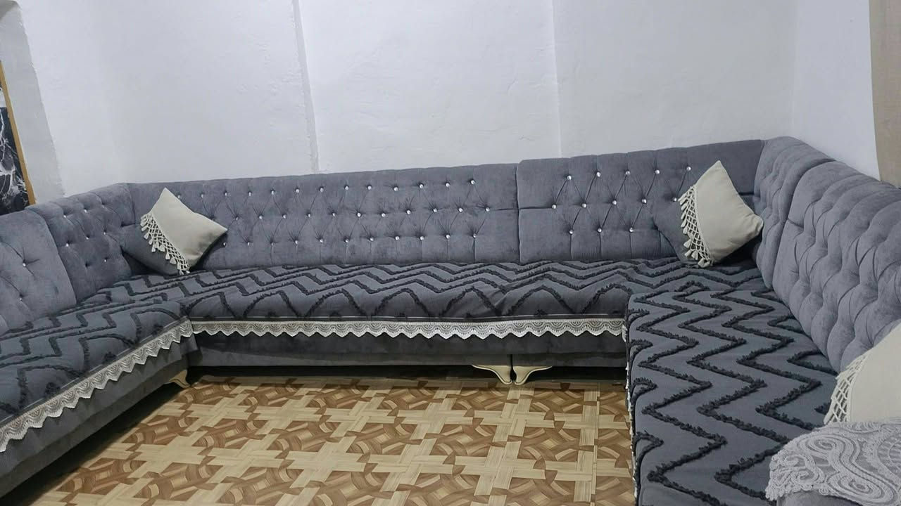تخم اخو جديد حطاطه حيل نضيف  10 تقريباً *********** رقمي
