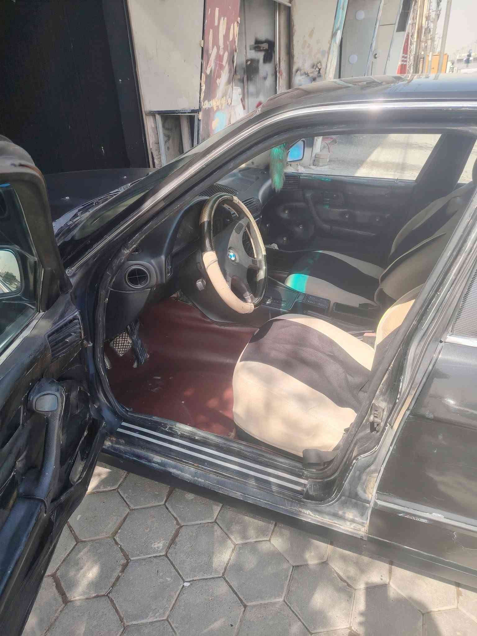 سلام عليكم بي ام مديل 90 حجم 535 مكينه مفتوح كير اوتو
محرك وكير وحداديه وكهربائيات كلها جاهزه على اخر حبايه
بسمي السياره رقم صلاح الدين انكليزي 
النجف الاشرف حي الوفاء 
***********
