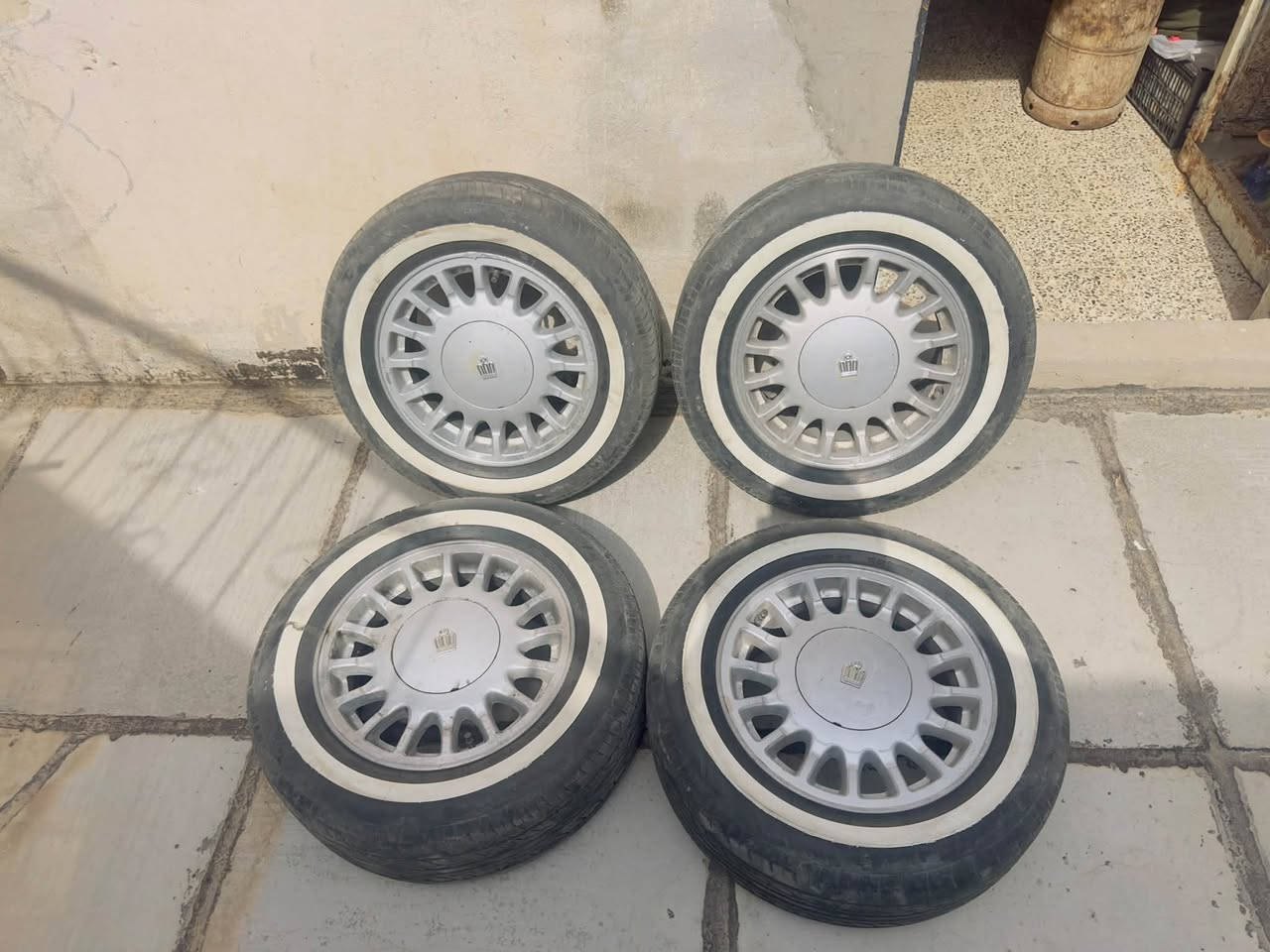 سلام عليكم ويل وتاير تخم مال ارنب ستيشن البيع كلش نضيفات حجم 15 سعر 170 وبيهن مجال قليل رقم هاتف *********** مكان بغداد
