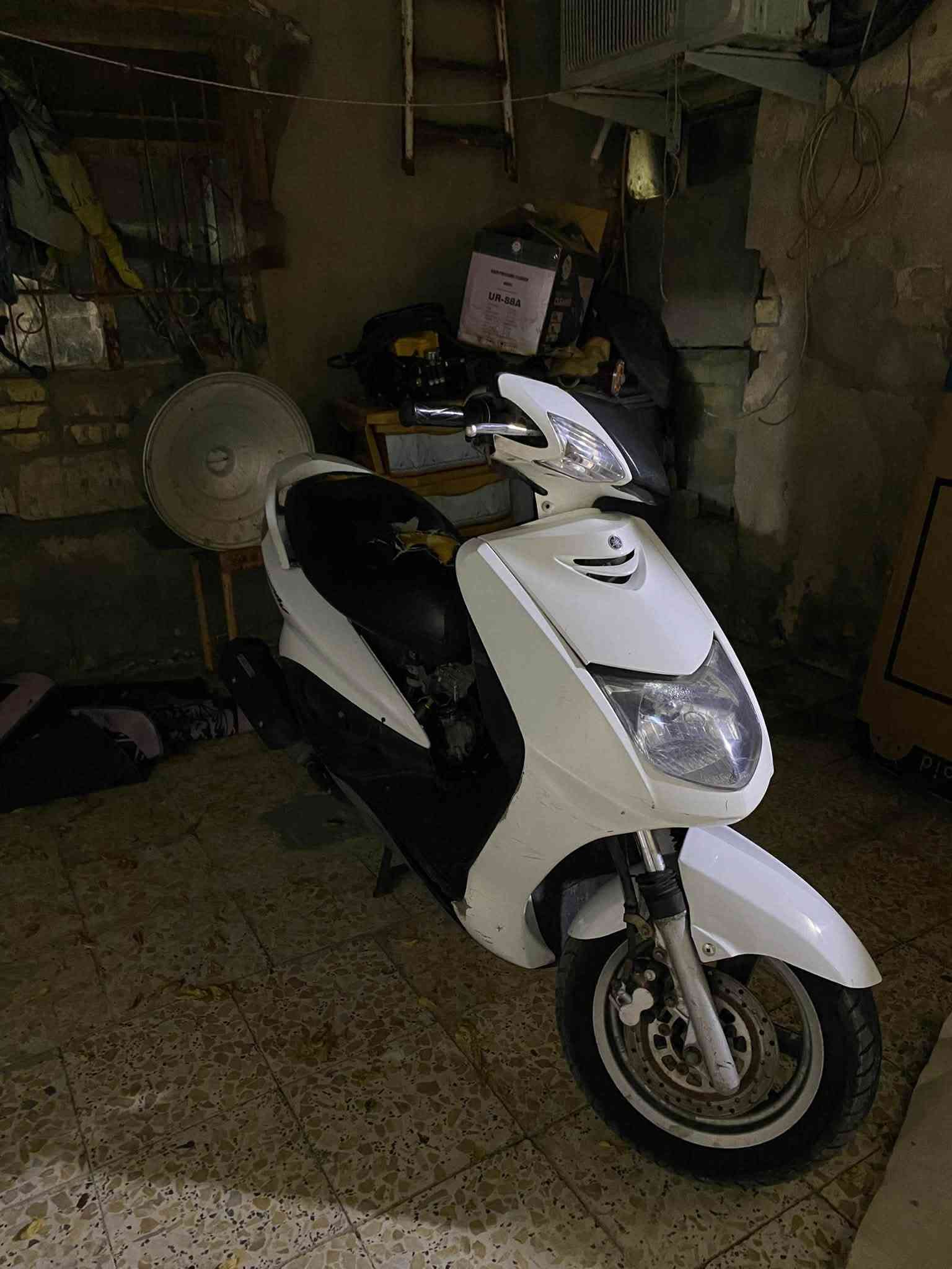للبيع سكنس نثيه 140 نضيفه
عوزها ترتيبات تريشه صفح وواقيه مال كور
سعرها 450
مكاني بصرة دور الضباط 
***********

