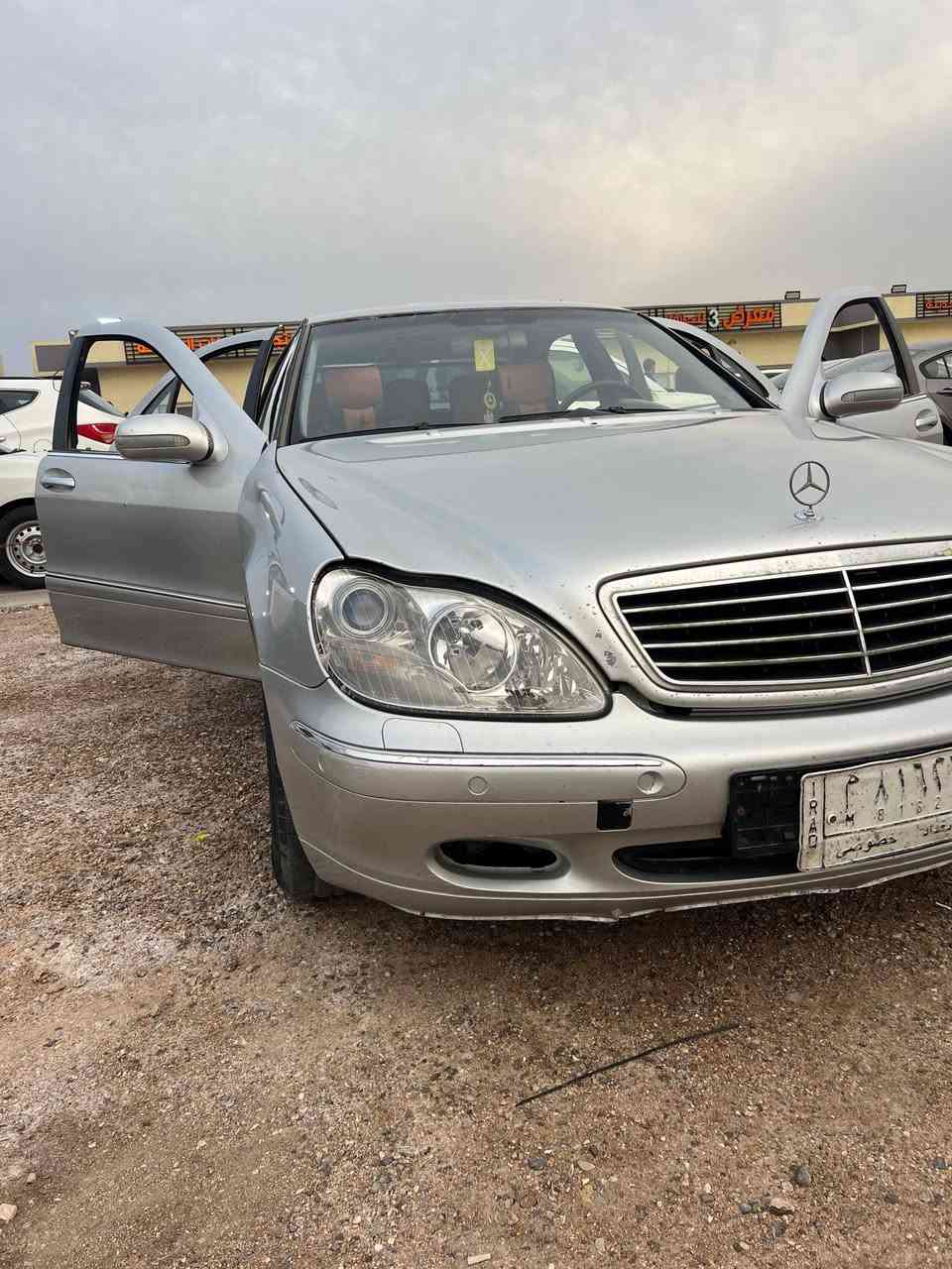 السلام عليكم 
مارسدس s320 غواص مديل 2001 
السياره جاهزه مجهزه من كل شي كهربائات شغاله
كشنات تدفئه وتبريد ومواصفات الغواصه معروفه 
مكان السياره البصره ابي الخصيب للتواصل
 السعر 90 وبيه مجال للشرايه 
***********
***********
