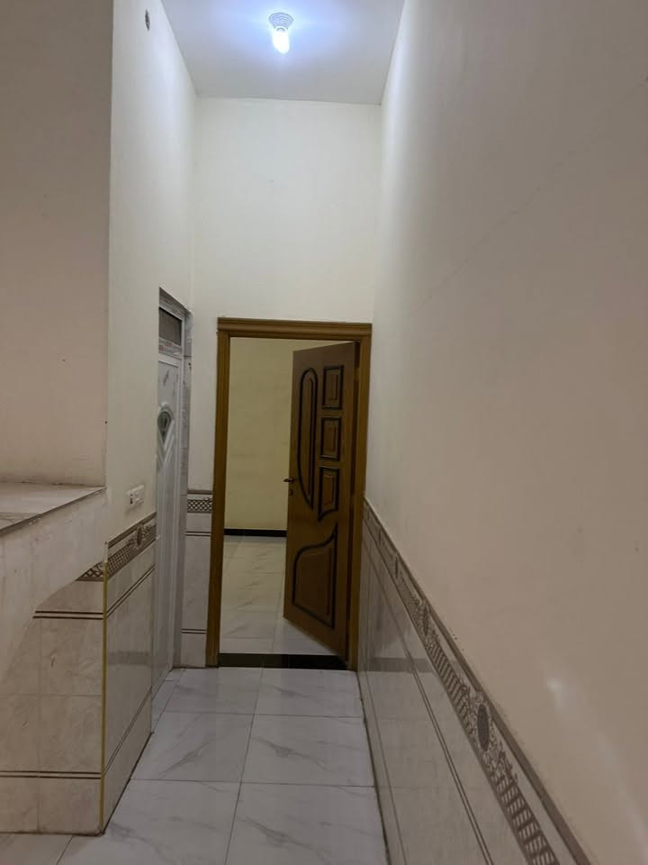 السلام عليكم
منزل للبيع دور الشرطة خلف دائرة الكهرباء

مساحة ١٠٠ م

بناء درجة اولى وفارغ وجاهز من كلشي

السعر ١١٠ قابل للتفاوض 

اتصل وتساب ***********
