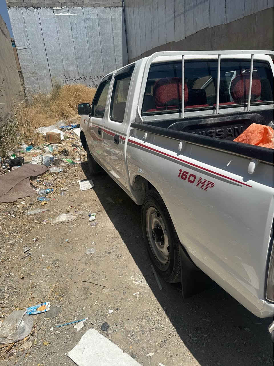 نیسان پیکاب ٢٠١٢ ٤ پارچەی ڕەشە لەسەر ساخی بێ دەعم پێشو شانو سەخف بە شەرت
مەکینە و گێڕو ئەکسل بە شەرتی ١٠٠ فیتەر
٤ تایەی تازە کارەبای و تەبریدی بە شەرت 
سەیارەکە زۆر تنو تۆڵە چرکەی تیا نیە
*********** السليمانية, العراق
