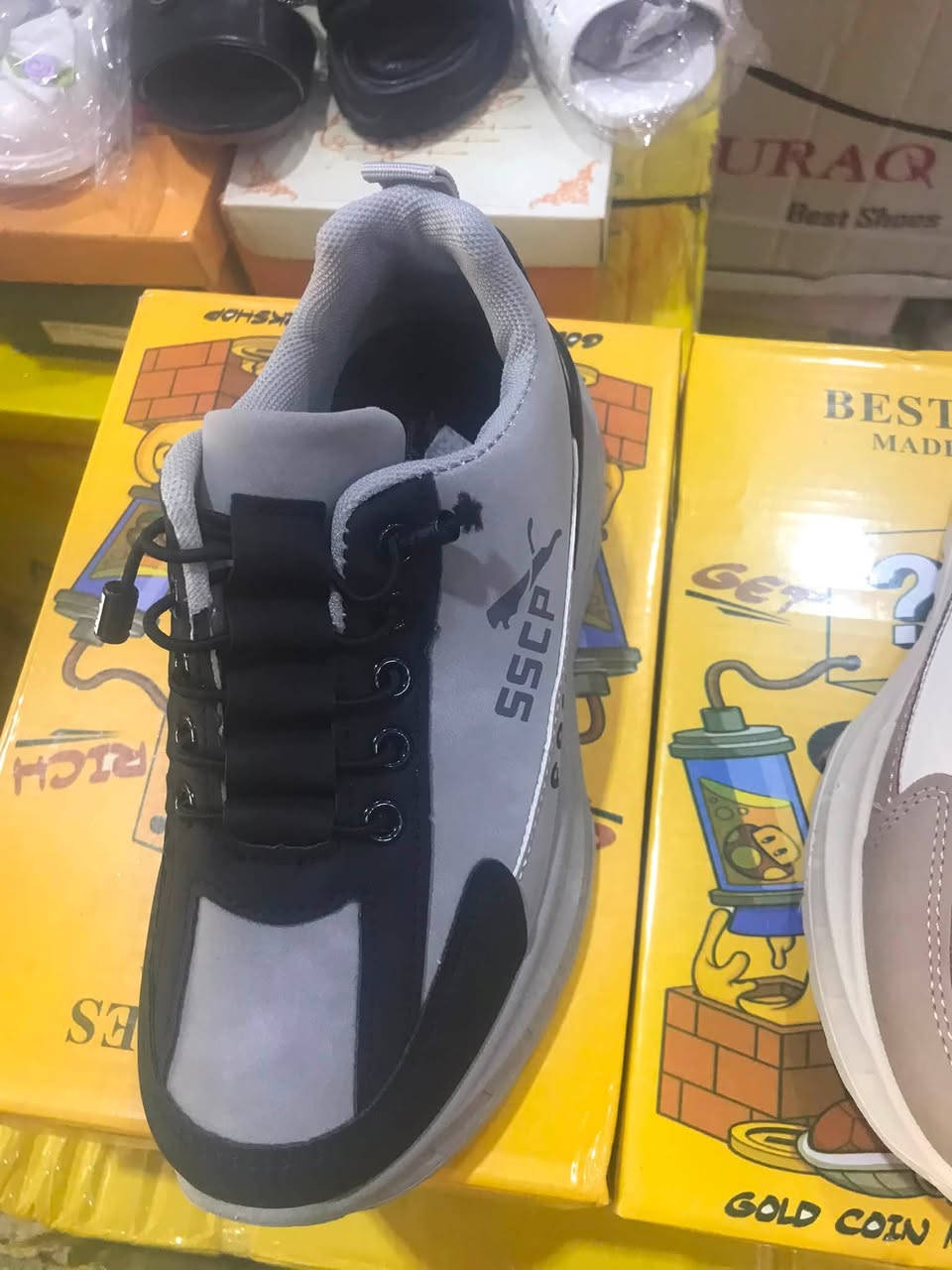ياالله 💁💕
#أحذية ولادي -بناتي 👞👟🥿👠
قياسات وموديلات والوان مختلفة 

كوزمتك ريحانه ㊙️

#العنوان /الكوت-الانوار -شارع المواكب 

للحجز/***********📲
توجد خدمة توصيل ✈️
