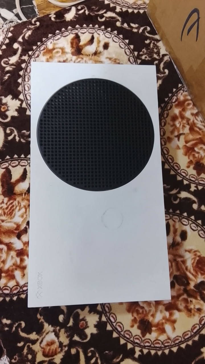 اكس بوكس سيرس اس نضافه 90 /100 ويه شاشه 120 فريم فول دقه ابيع شلع 600 وبي مجال مكاني فلوجه  بشرط تفحص وتتاكد يلا تاخذه 
رقم ⤾  ***********
