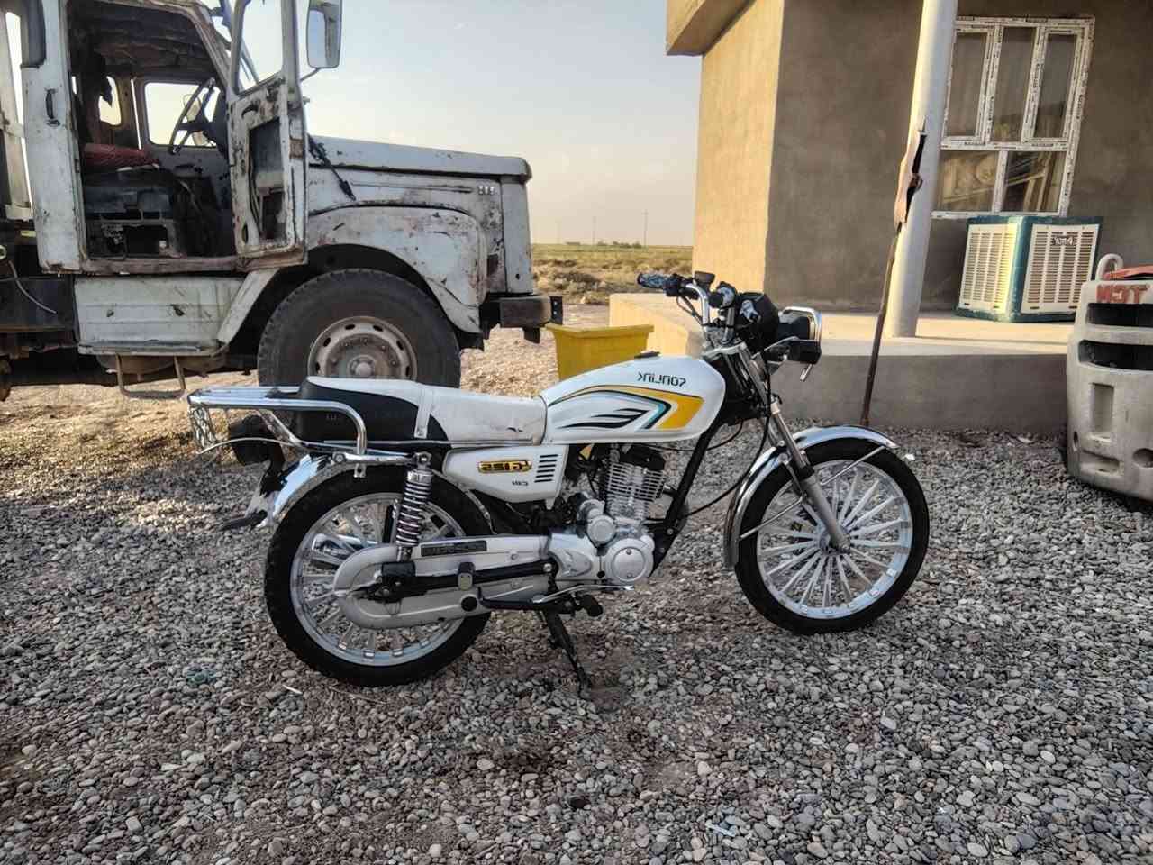 سونيك الأصلي موديل 24محرك 150 لا صرف لا بخار سعر 575بيه مجال للجيه يرهم مراوس ويه 5
25 او 26 ونطي فرق  هاتف ***********
