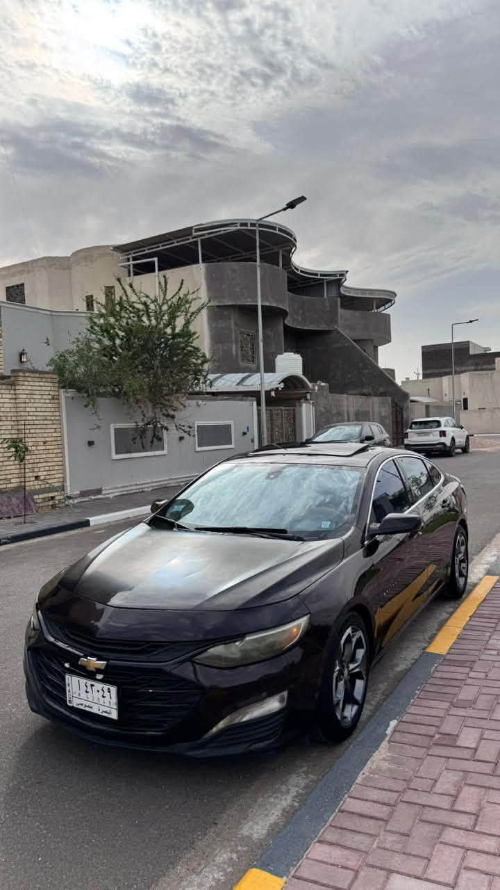 سلام عليكم بيع مستعجل ماليبو 2021 وارد أمريكي تبديل فقط جملق اوبند بيه صبق أمريكيه بيبان ثنين تخم تاير سياره فول موصفات سياره جاهزه بس يردله حداديه سياره حلوه خير من الله العنوان البصره الهارثه عمود 64 فيس بوك مامتواجد تصل ***********
