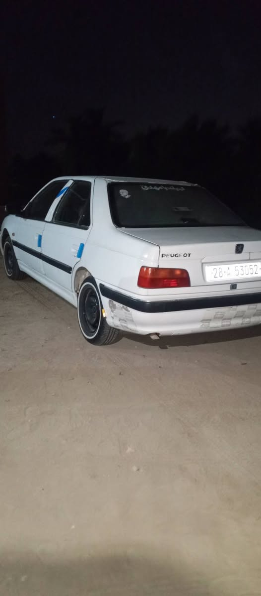 السلام عليكم شباب بيجو بارص موديل 15سياره نضيفه كير ومكينه نضيفات تبريد ثلج حدايه جديده بيه فقط ضربه ب الجاملغ الخلفي السعر 38وبيه مجال للتواصل عل رقم ***********
