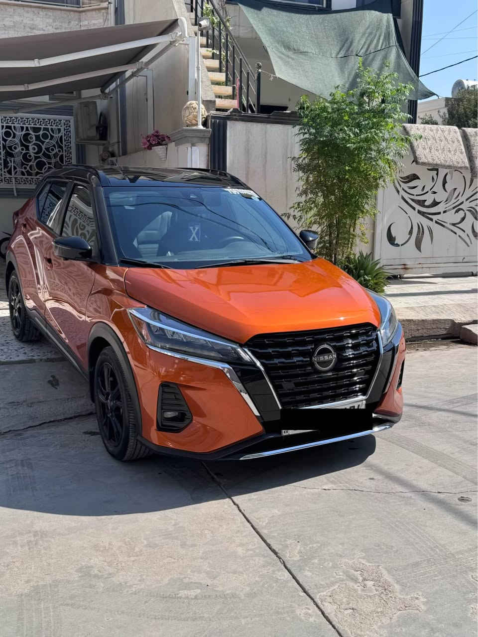 Nissan kicks 2023 sr فول مواصفات 
جلد
٤ كامرة ٣٦٠ درجة 
رادار امامي
رادار جانبي 
حساسات خلفية 
سماعات Bose 
ضرر فقط بونيت ضرر كلش بسيط 
ماشي ٣٤ ألف ميل
مكان كركوك 
مرقم جديد شرط تحويل 
سعر ١٤٧ وبي مجال 
رقم اتصال *********** كركوك, العراق
