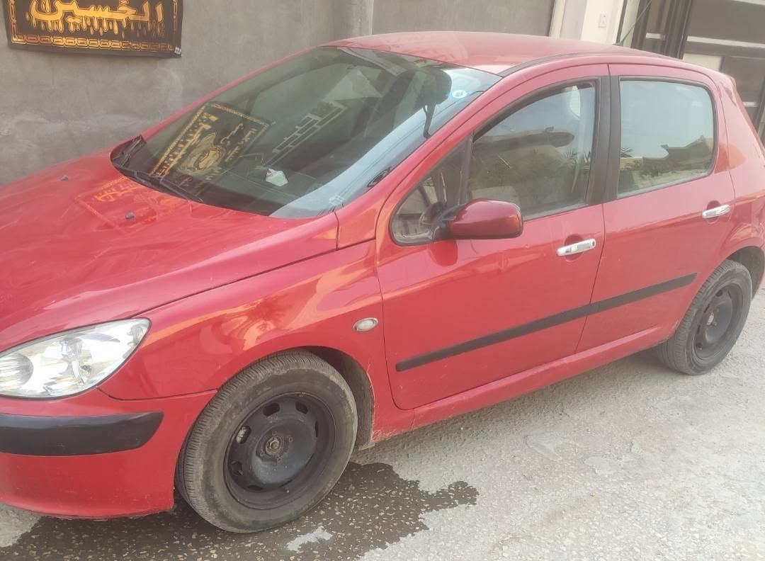السلام عليكم للبيع بيجو فرنسي 307هاج باك رقم نكليزي بأسمي موديل 2005 كفالة محرك كير وحدادية كاملة المكان بابل السعر 52 وبيه مجال للاستفسار الاتصال على الرقم ***********

