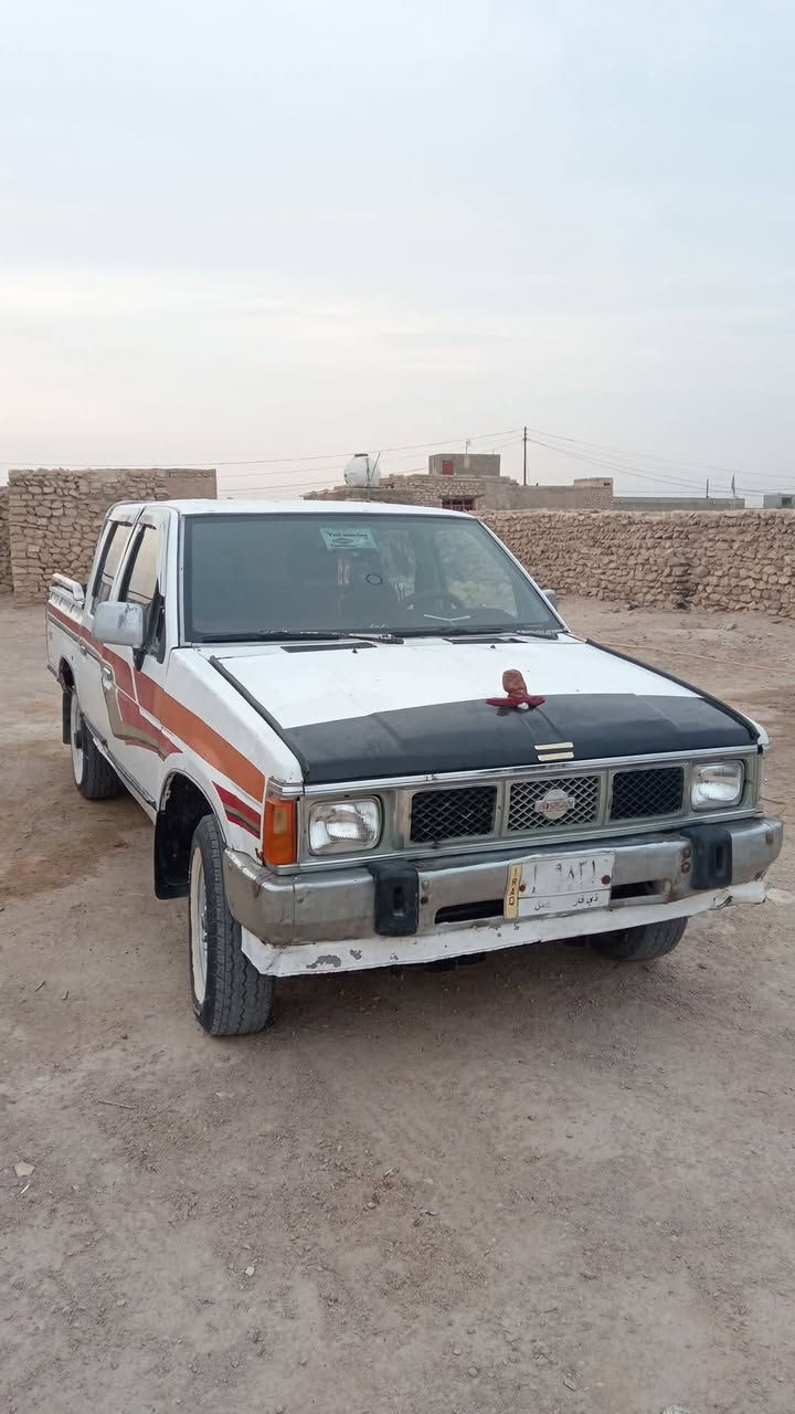 نيسان لبيع مديل 92 محرك وشاصي وكير مابيهن شي رقم ذي قار راعي السيارء موجود ال سعر 35)(***********
