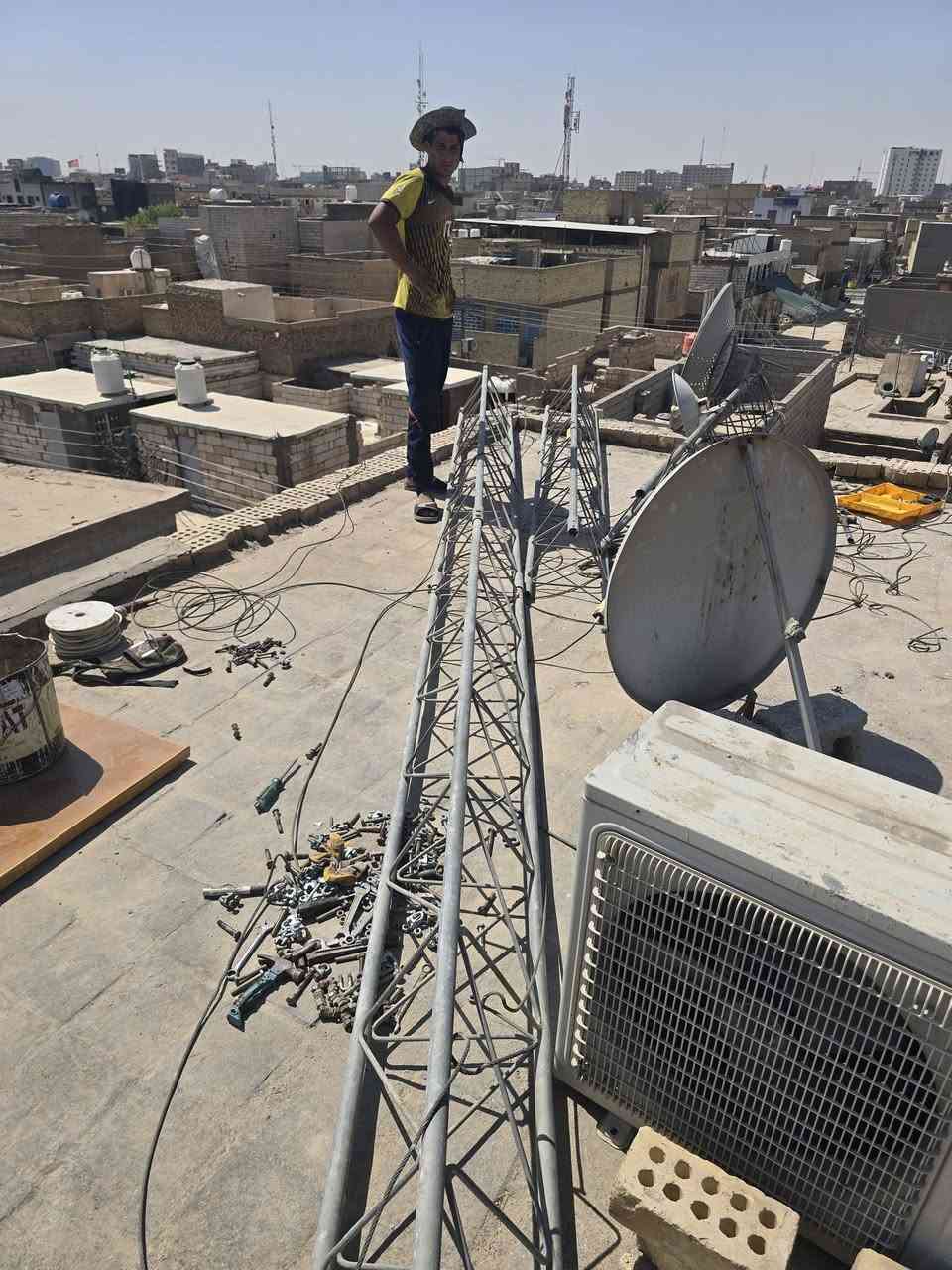 تم تفصيخ ونصب برج كربلاء
***********
علاء
