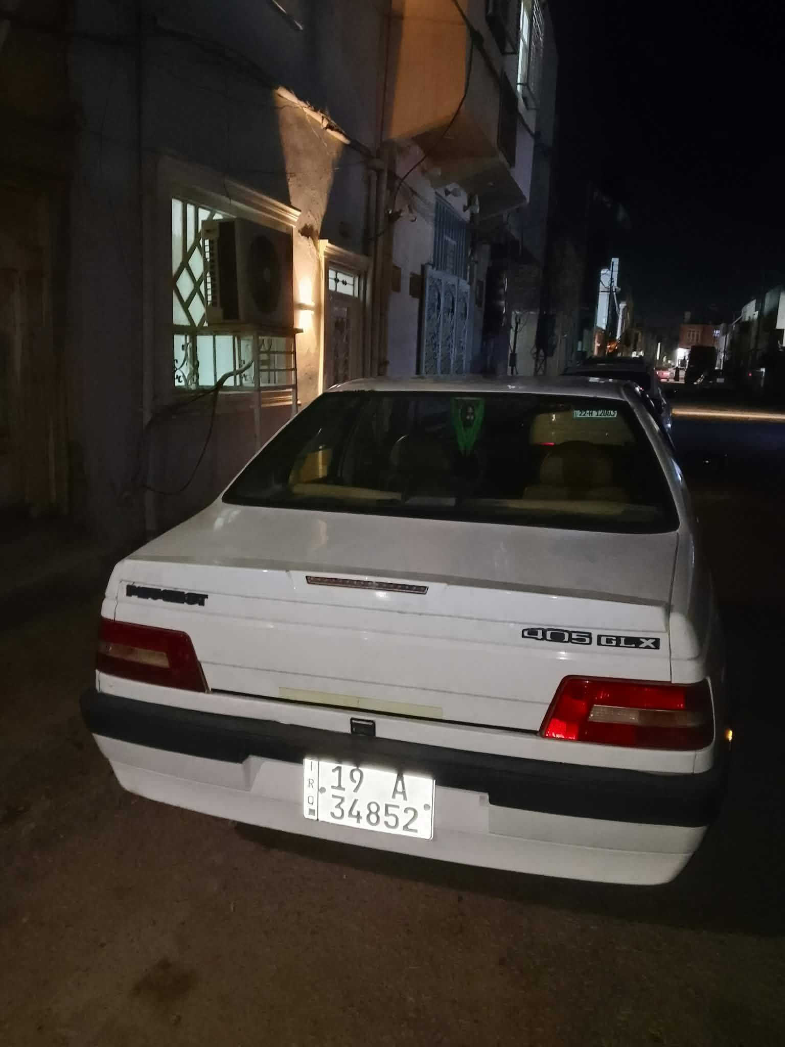 السلام عليكم بيجو 405  موديل 9 رقم دولي  كربلاء سنوية لل31 دشبول محدث 15 والبجم  دوشمة درجه اولى ارضية جلد  شاشة كبيره التنته مخلفه مع الكشنات  عينه وصينية قبل يومينه نبدلهم درجه اولى مكينه وكير نضيفات  تخم تاير   التبريد مايشتغل منظومته كامله والغاز موجود  المالك في النجف يريد مداور لايت زنون  السيارة موجوده بلديوانية  السعر 32 وبيه مجال واتساب او خاص ***********
