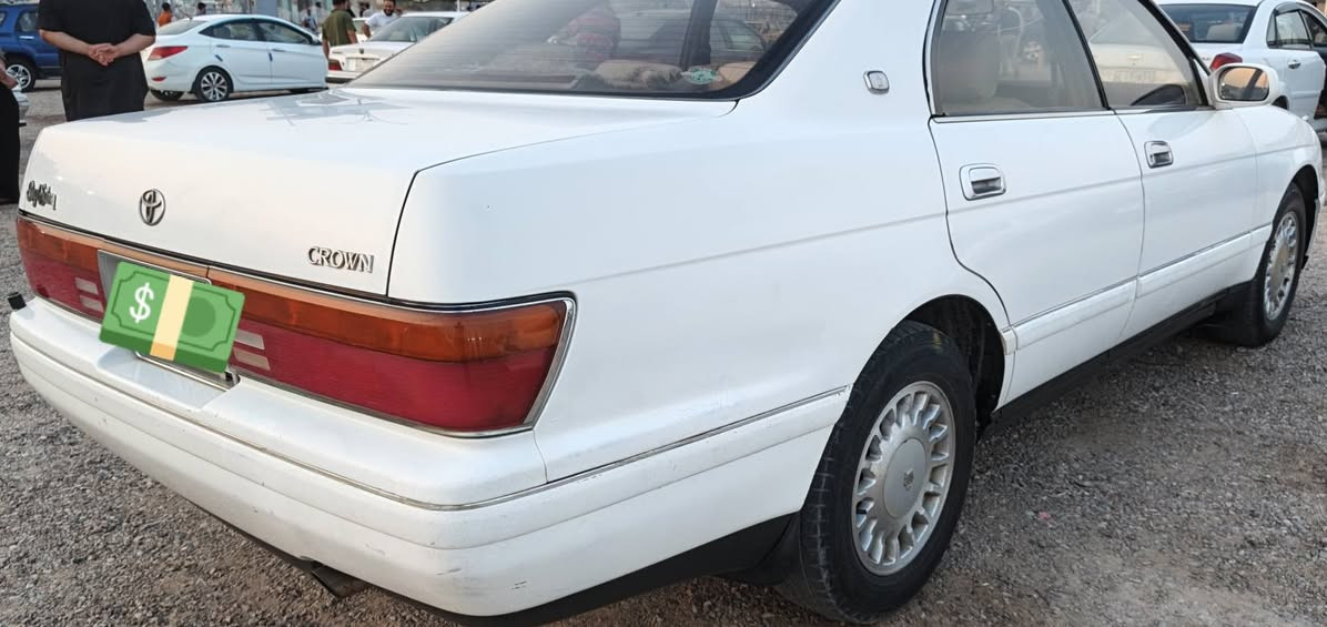 تويوتا كراون بطه موديل 93
جاهزة من كلشي 
محرك 3000 كفاله
كير كفاله 
تبريد ثلج  
حدادية ما بيها اي نقص
السيارة كفالة من العيب الشرعي والكص ونقل جثه والضربة
صبغها ع البلاد 
السيارة كلها ع البلاد وكلشي بيها يشتغل 
رقم بصرة انكليزي سنويه لغاية 2030 
شرط التحويل 
مكاني بصرة 
للاستفسار.....
***********
