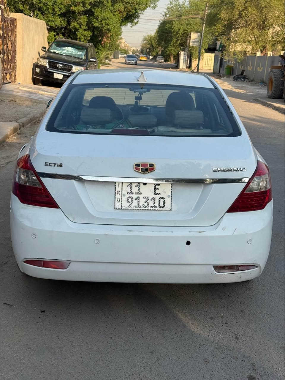 جيلي امكراند موديل ١٣ بغداد رقم إنكليزي هزة جديده سنويه جديده باسمي مكينه كير مكفولات جاهزات تبريد حداديه تايرات كلها جاهزة وبيها منظومة غاز سياره بلاديه داخل دشبول اسود المرغوب مكانها بغداد حي الجهاد رقم الهاتف *********** السعر ٥٤$ بغداد, العراق
