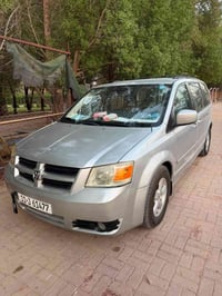 للمراوس بمونيكا 2007 او 2008 دودج كرڤان 2008 محرك 3300  سياحي 7 راكب  ...