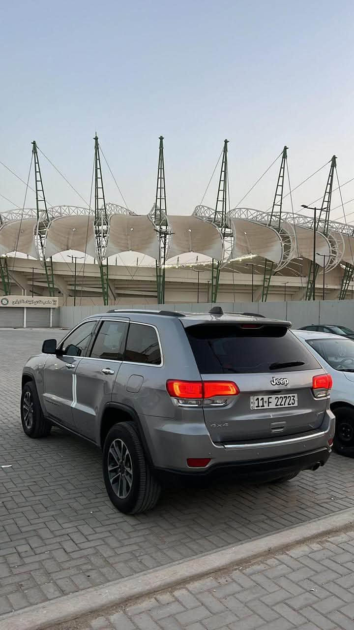 جيب شاروكي موديل 2019 وارد امريكي بيه جاملغ وبنيد تبديل وبيه جاملغ وباب صبغ مكينه سته سلندر رقم بغداد بيع او مراوس سعر 172 مجال قليل ***********

