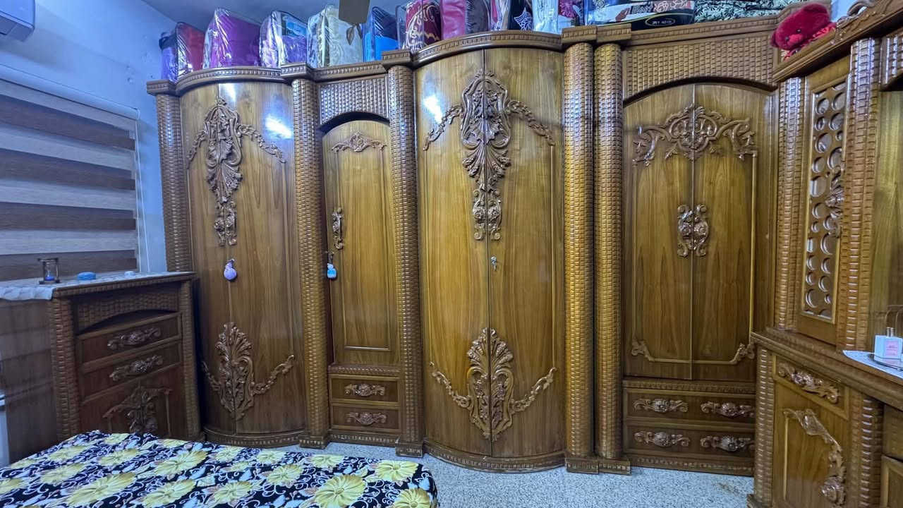 غرفه جديده فصال رقم واحد خشب صاج درجه اولى للبيع التواصل عل خاص او الاتصال على الرقم ***********
