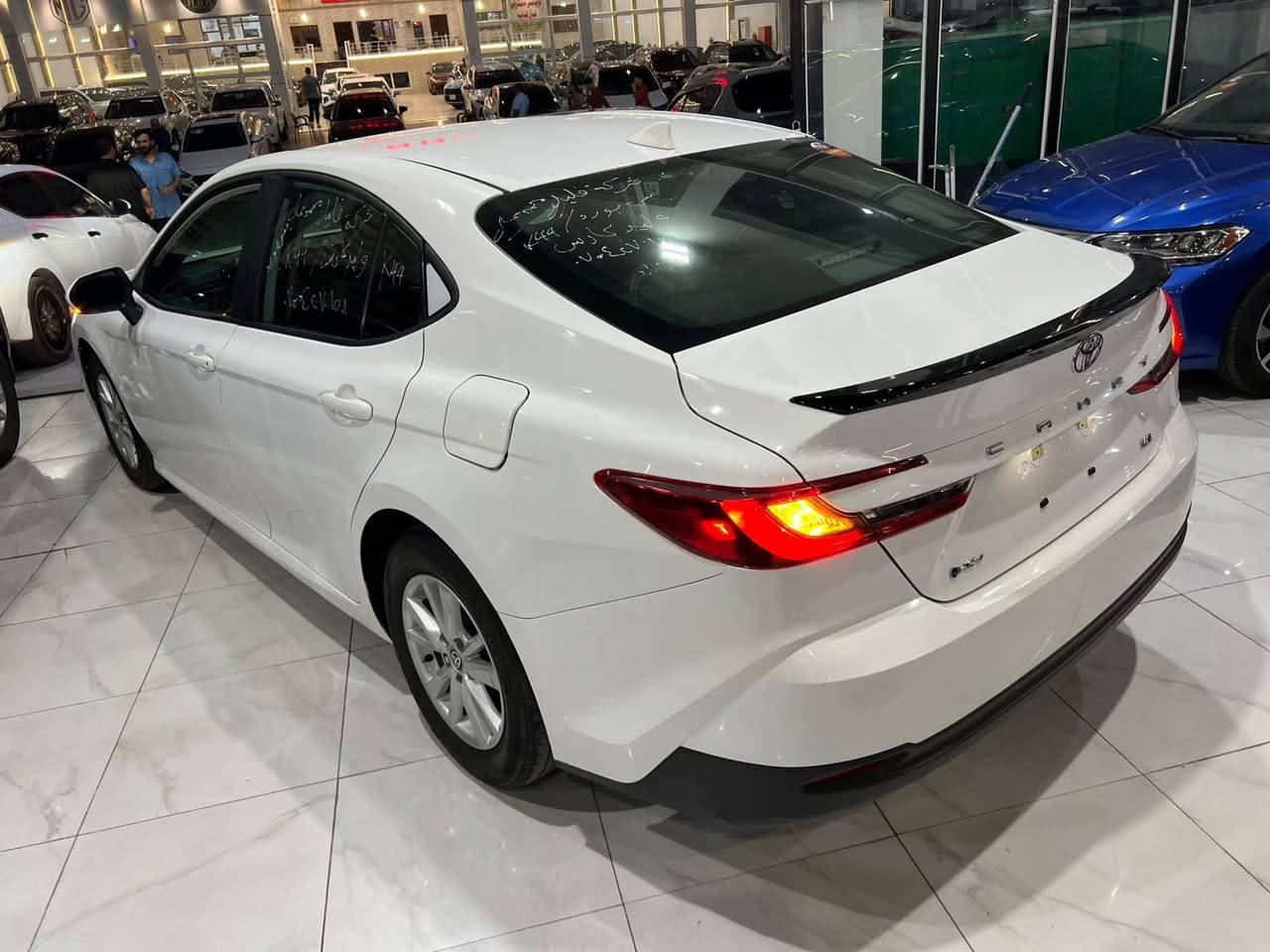 🚘 تويوتا كامري 2025 LE
🔥 موديل 2025
🔹 فئة LE
🔹 محرك 2.5 لتر – 4 سلندر
🔹 قوة 201 حصان
🔹 قير أوتوماتيك 8 سرعات
🔹 دفع أمامي FWD
🔹 جنوط ألمنيوم 17 إنج
🔹 ليدات أمامية وخلفية + DRL
🔹 ضباب LED
🔹 مرايات كهرباء وقابلة للطي
🔹 تشغيل بصمة / زر تشغيل
🔹 دخول ذكي
🔹 مكيف أوتوماتيك دبل
🔹 مقاعد قماش
🔹 كرسي سائق كهربائي
🔹 شاشة 8 إنج
🔹 Apple CarPlay لاسلكي
🔹 بلوتوث + USB
🔹 6 سماعات
🔹 كاميرا خلفية
🔹 حساسات أمامية وخلفية
🔹 شاحن لاسلكي
🔹 مثبت سرعة
🔹 تحكم بالمقود
🔹 7 إنج شاشة معلومات
🔹 ستائر/وسائد هوائية وأنظمة أمان متكاملة
🔹 ABS + VSC + TPMS
🔹 نظام Toyota Safety Sense

🟢 السيارة بدون دواخل
🎨 البونيد فقط صبغ
✅ باقي السيارة حسب الفحص

💰 السعر: 194 بيه مجال 

📍 للجادين فقط، الفحص على المشتري.
اتصال: ***********
واتساب: ***********
ملاحظه يوجد جميع انواع السيارات حسب الطلب
