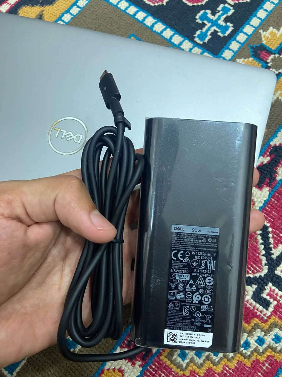 🔥 لابتوب Dell Latitude 5421 نظيف جداً 🔥
للبيع لابتوب عملي وقوي جداً بمواصفات عالية مناسب للطلاب، الموظفين، الأعمال الهندسية، والمكتبية (مع تشغيل الألعاب الخفيفة والتنافسية بكفاءة).
✨ المواصفات الفنية:
 * المعالج: Intel Core i5-11500H (جيل حادي عشر - فئة H القوية)
 * الذاكرة (RAM): 16GB DDR4 (Dual Channel لأعلى أداء)
 * التخزين (SSD): 512GB NVMe (سريع جداً في التشغيل)
 * كرت الشاشة: Intel UHD Graphics (دمج ممتاز وخفيف على الحرارة)
 * النظام: Windows 11 الأصلي محدث وجاهز الاستخدام
 * الحالة: الجهاز بحالة ممتازة ونظيفة جداً، تبريد هادئ وحرارة ممتازة تحت الفحص.
💵 السعر: 520,000 دينار عراقي (قابل للتفاوض البسيط)
📍 الموقع: البصرة - الزبير / البرجسية
📞 للتواصل والاتصال: ***********
