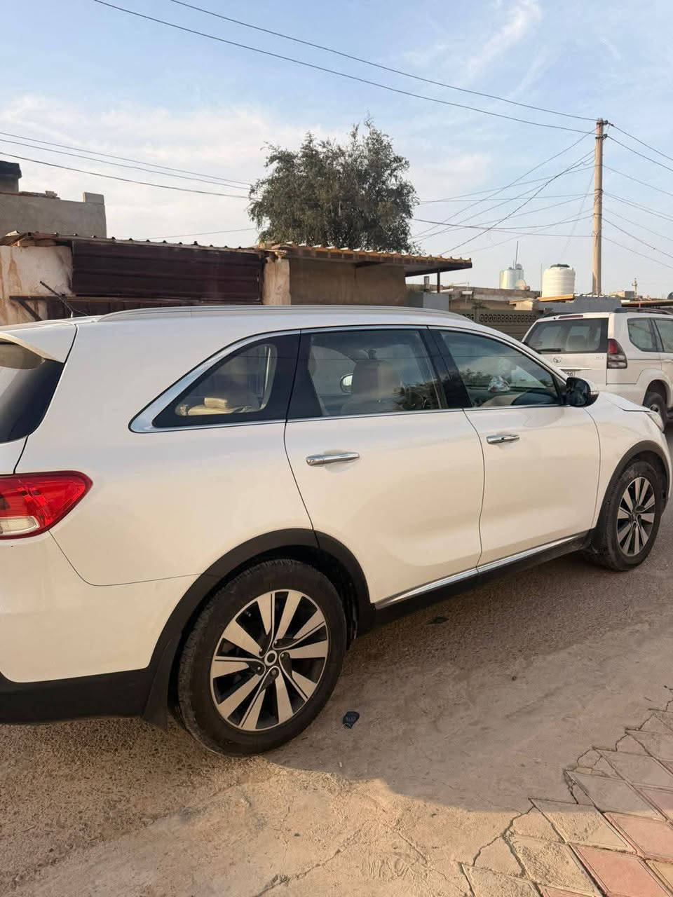 ​🚗 كيا سورنتو 2017 للبيع
موديل: 2017
​حالة السيارة: ممتازة جداً جاهزة للاستخدام
المسافة المقطوعة (200km)
المحرك(6) 
كير ومحرك مكفول 
خليجي مكفول من الضرر فقط ملاحظات خدوش بسيطة 
​مكيف هواء ممتازة برودته (أمامية + فتحات خلفية)
​حساسات خلفية للمساعدة في الركن
​كشافات ضباب أمامية
​مرايا جانبية كهربائية
​نظام تثبيت السرعة (Cruise Control)
تواصل ***********
موقع السيارة تكريت
