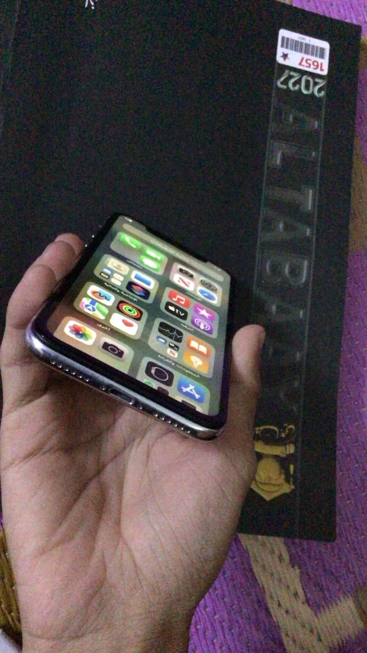 آيفون X • ٦٤ جيجا • بطارية ١٠٠٪