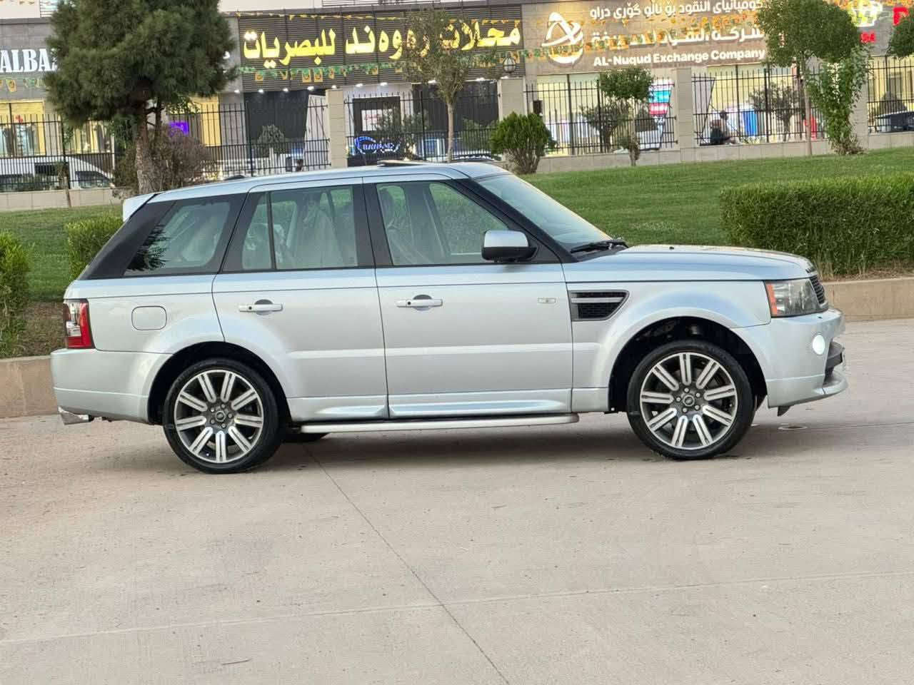 سلام علبكم اخوان عندي هذا الرانج موديل2010 للبيع او مراوس حسب القناعه سياره حلوه ونضيفه بمعنى الكلمه بيه قطعتين جاملغ وبنيد فول مواصفات شركت سردار مانقص السياره اي صرف مابي كير محركV8سوبر جارج 🚀شلعه معدل السياره خير من الله ماشاءلله👁️ممشى145K جبلسات شغل وتنته وبصمه السياره جاهزه لاخر حبايه وهذا رقمي‪***********‬‏عنواني تكريت  عارضه145وبي مجال للطيبين وتحياتي للجميع ♥
